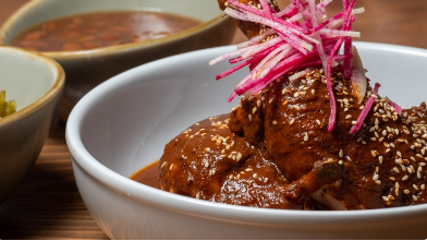 MOLE POBLANO CON POLLO