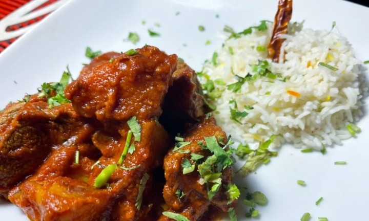 LAMB & POTATO VINDALOO *