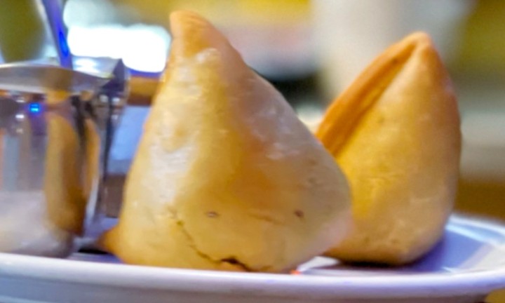 Potato And Pea Samosa