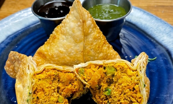 CHICKEN SAMOSA