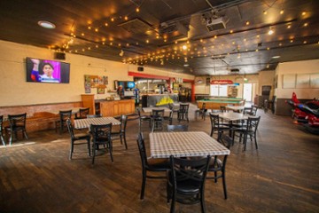 Empire State Pizza 2700 8th Ave