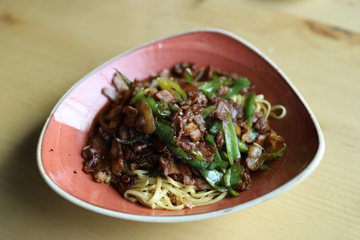 Grandma’s Pork Over Noodle 小炒肉盖码面*