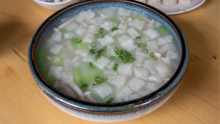 Fish Maw Soup with Luffa 丝瓜鱼肚双菌汤