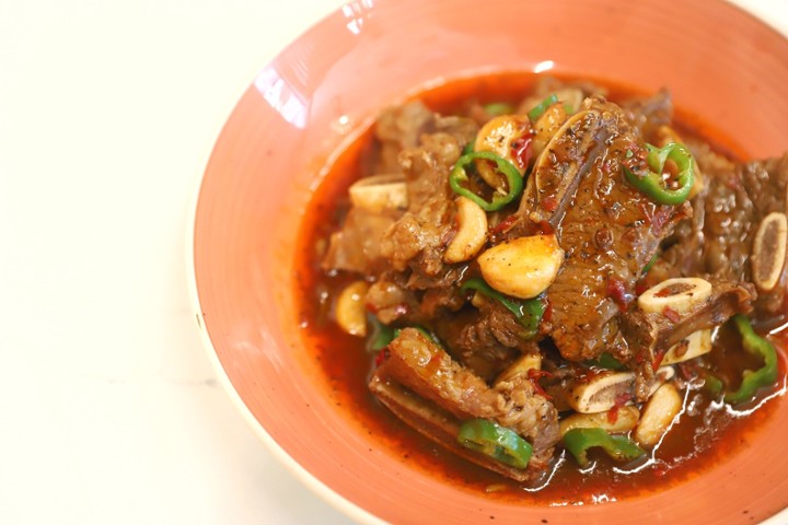 Braised Beef Short Ribs With Black Pepper 黑椒酱烧牛仔骨