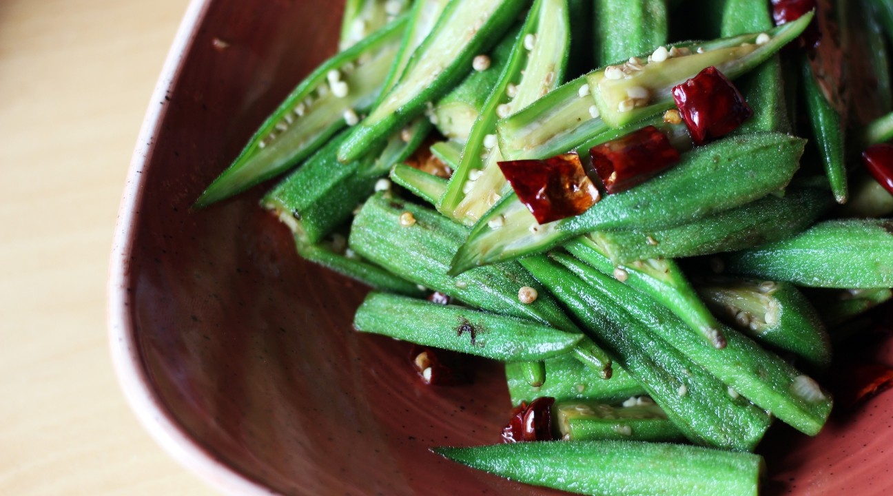 Stir-Fried Okra with Oyster Sauce 蠔油炝炒秋葵*