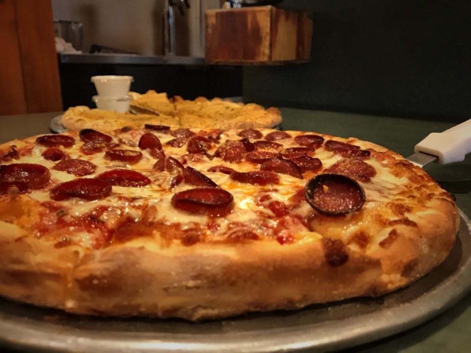 Medium Pizza 12" - 8 Slices