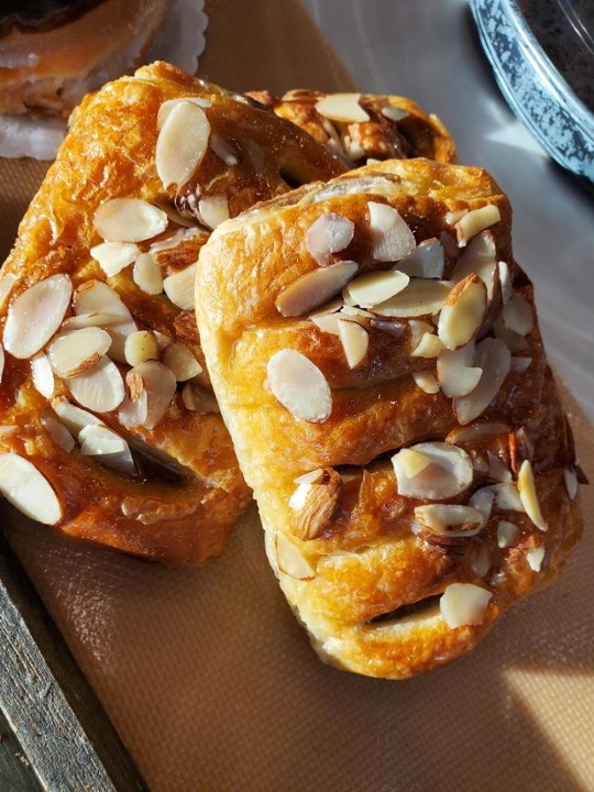 Croissant-Almond