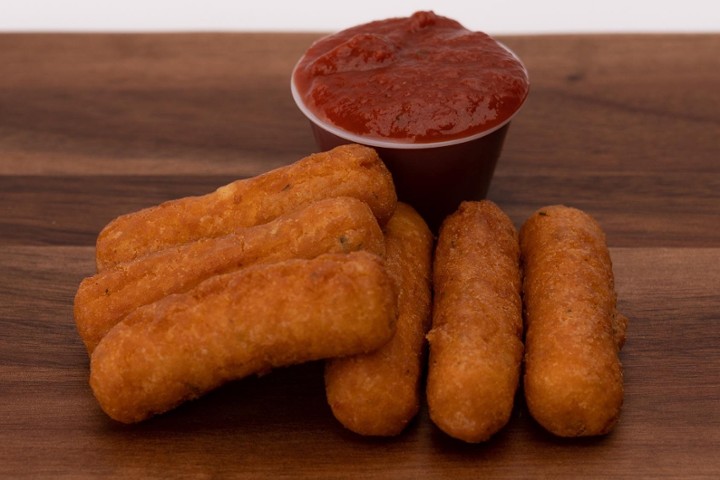 Mozzarella Sticks w/ Marinara Sauce (6 pc)