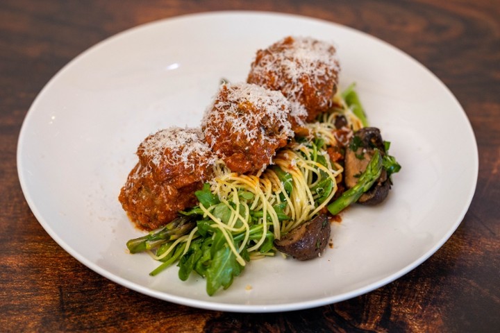 - Angus Beef Meatballs, Tomato Sauce, Angel Hair Pasta, Asparagus, Mushroom, Arugula