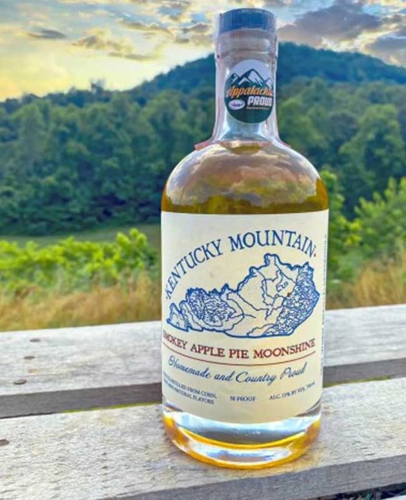 Kentucky Moonshine Smoked Apple Pie