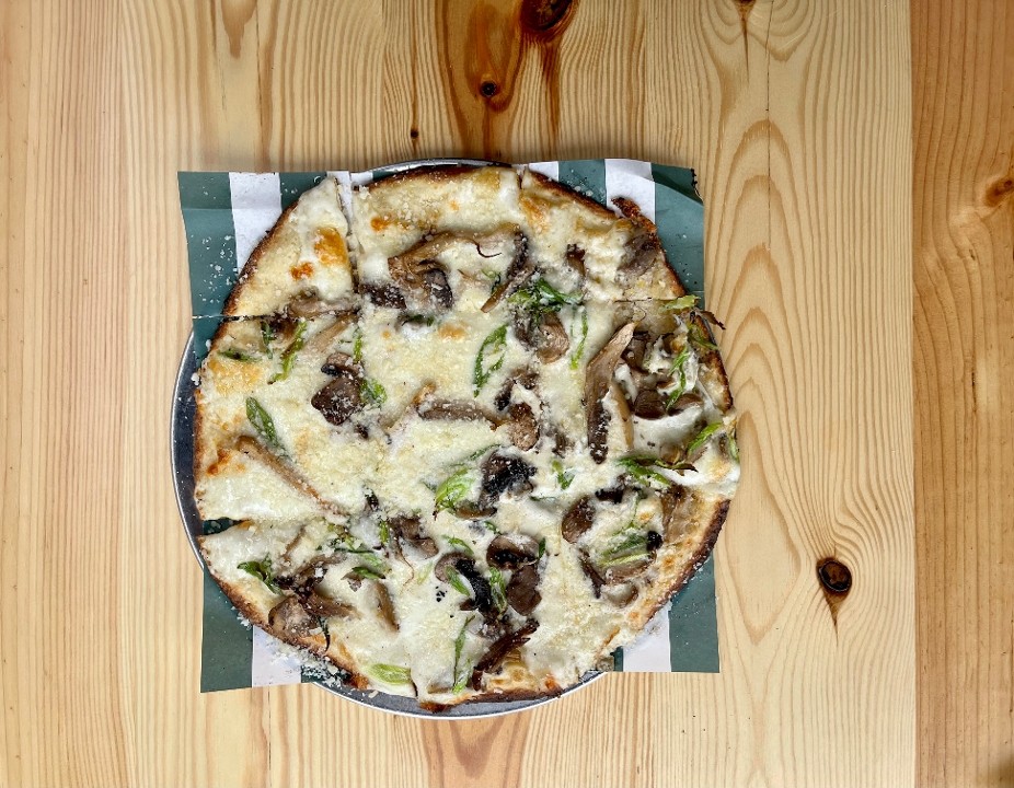 Dicey's Pizza & Tavern Hippy Flip Pizza