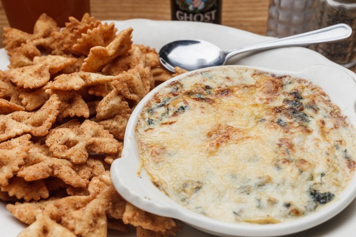 SPINACH AND ARTICHOKE DIP