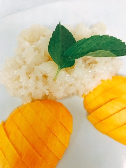 Mango W/ Sweet Sticky Rice
