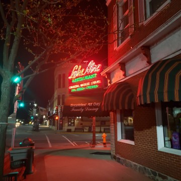 Lake-Aire Restaurant 804 W Main St