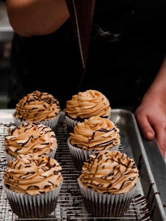 Peanut Butter Chocolate Cupcake