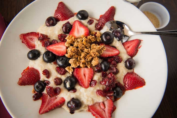 Berry Crunch Oatmeal