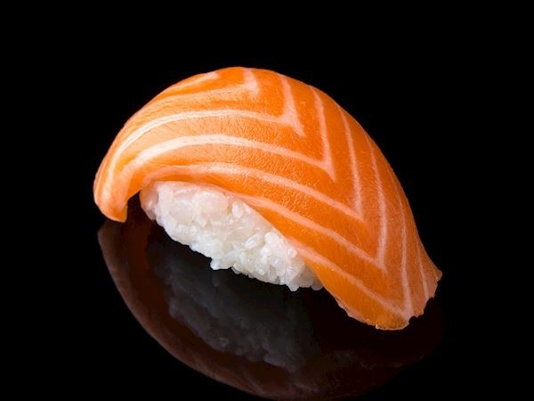 Salmon nigiri