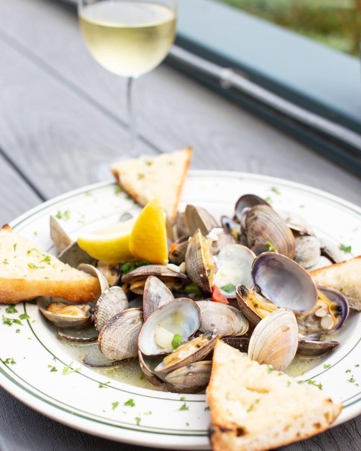 Sully's Bistro and Bar