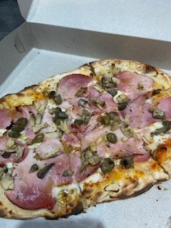 Capperi & Cotto Pizza  (Ham, Mushrooms, Onion,capers)