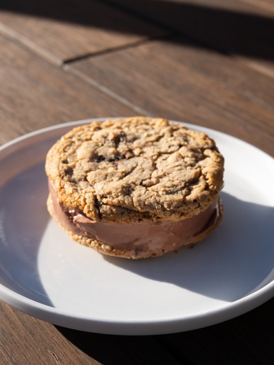 Magic Cookie Ice Cream Sandwich (gf) (vg) - Petite