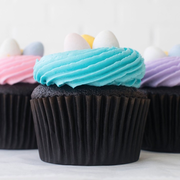 Cadbury Creme Egg—March Cupcake of the Month