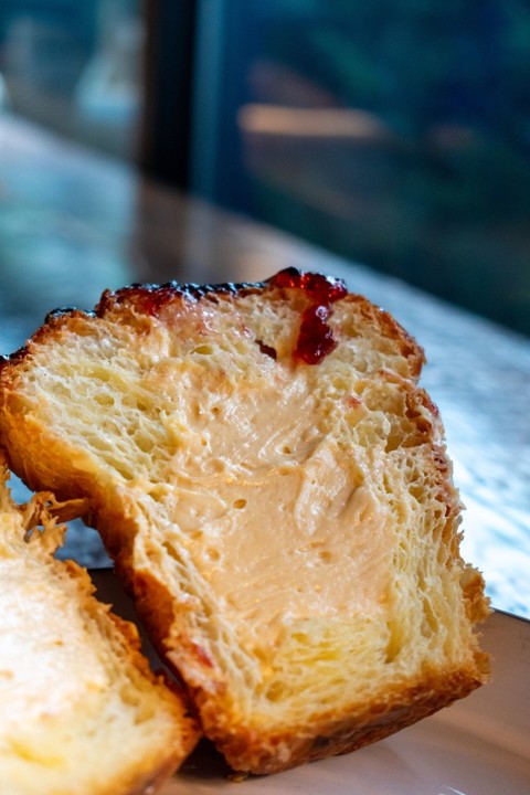 PB & Jelly Cruffin