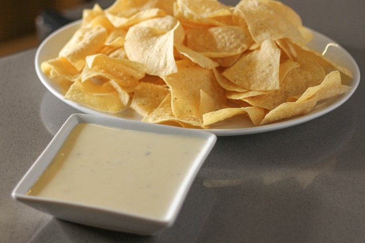 Queso Dip & Chips