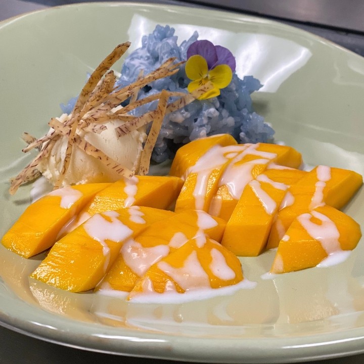 Khao Niew Mamuang (Mango Sticky Rice)