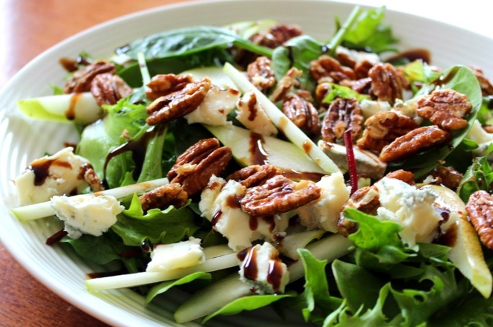 Pecan & Gorgonzola Salad