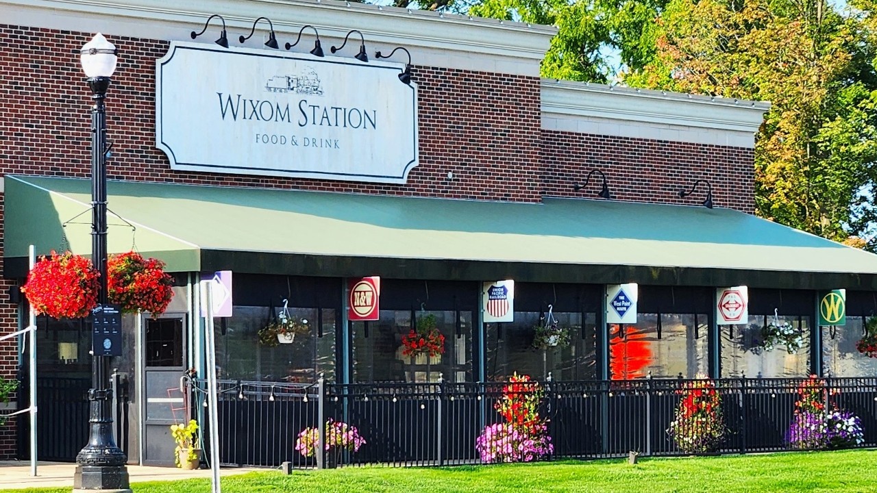 Wixom Station Grill & Craft Tavern