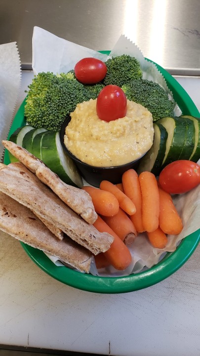 Hummus, Pita & Veggies