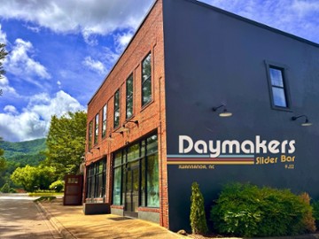 Daymakers Slider Bar