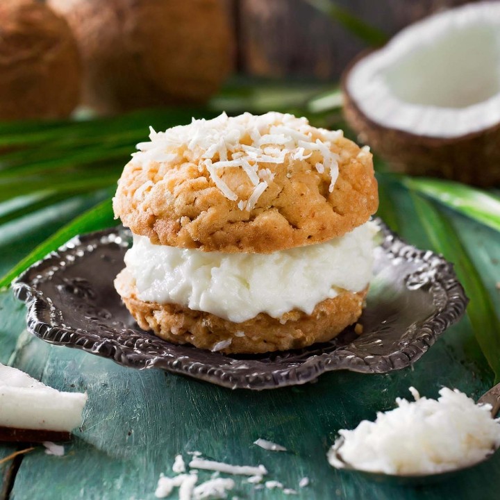 Coconut Passion Whoopie Pie