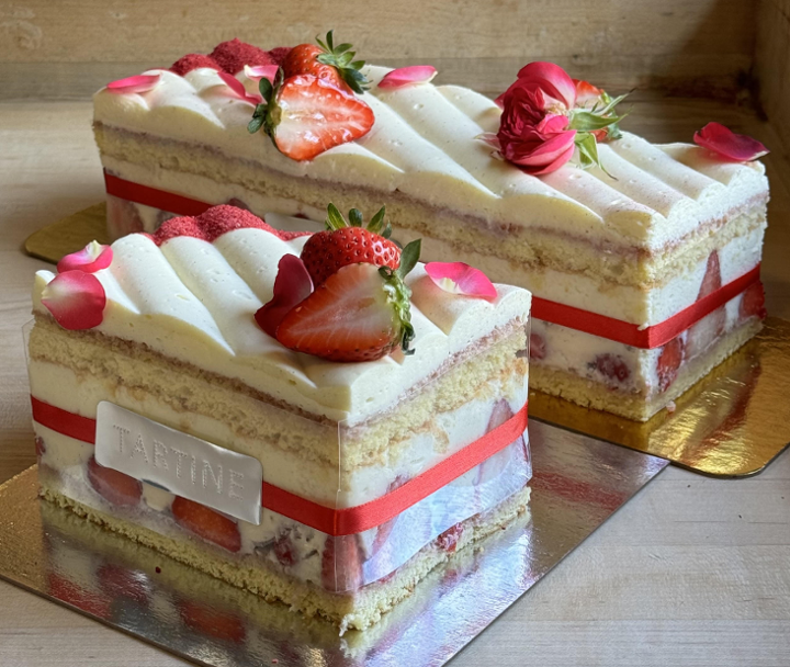 STRAWBERRY MOUSSELINE CAKE