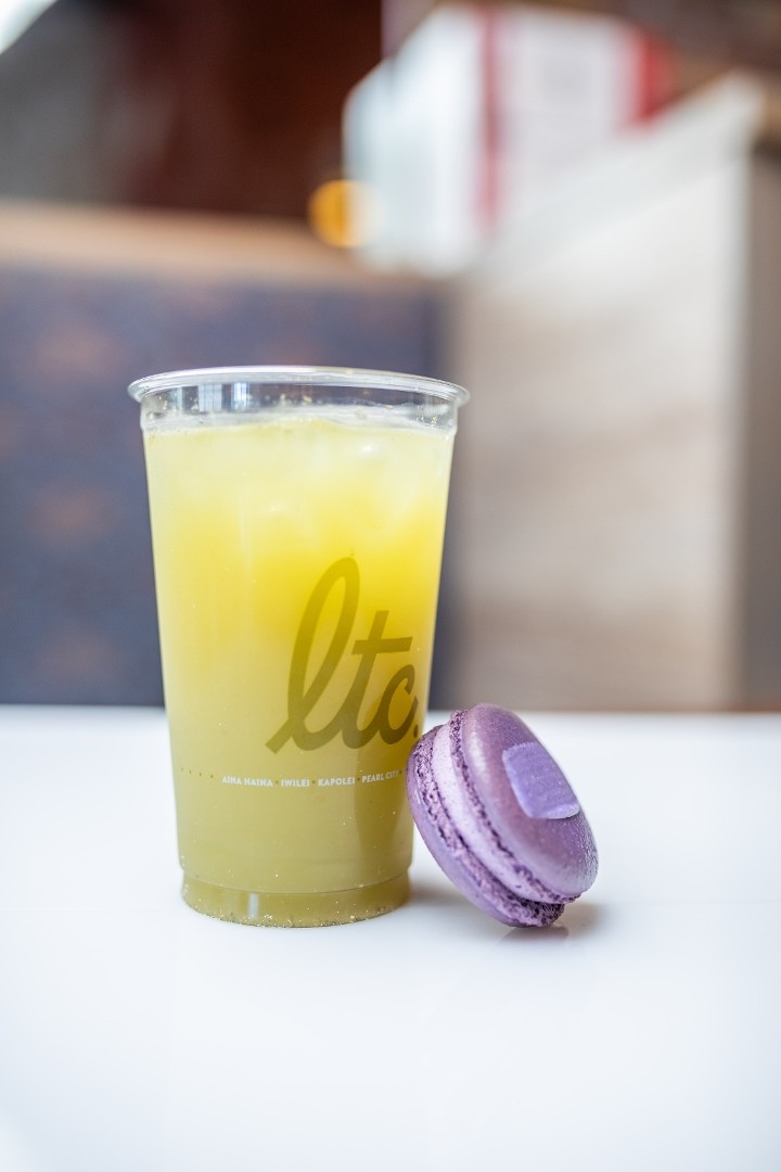 Mother's Day! Complimentary Macaron & Large Drink Combo