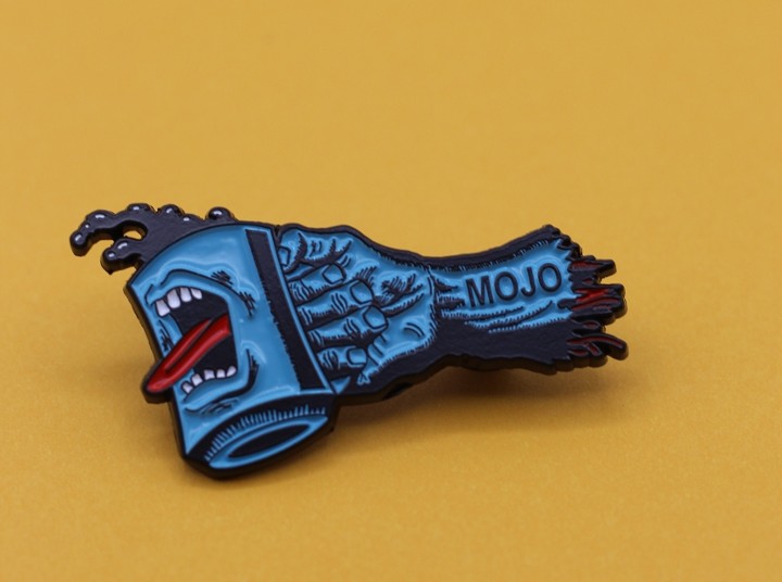 Mojo Screaming Mug Pin