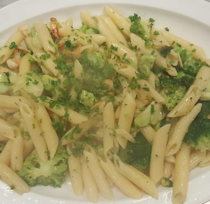 GF Penne with Broccoli Garlic & Oil