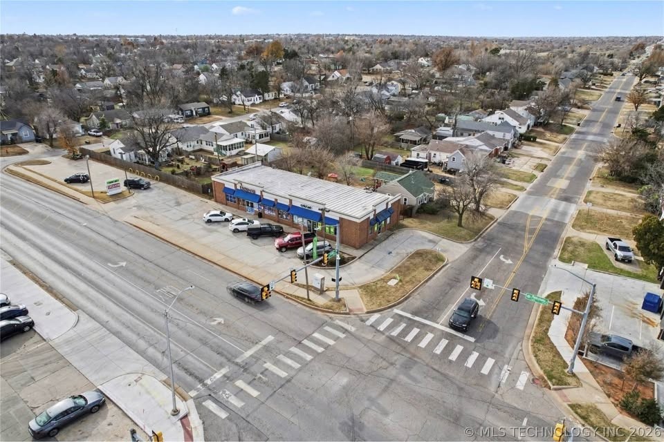 Crown Liquor 3637 N Pennsylvania Ave