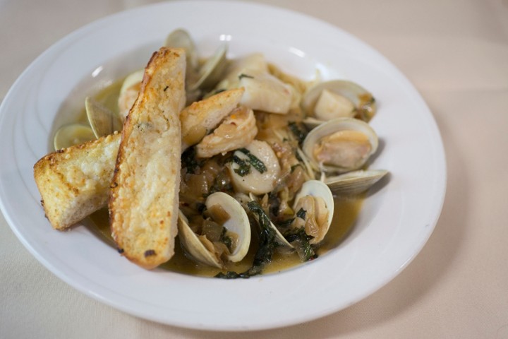 Clams Bianco Appetizer