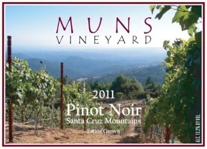 Muns Vineyard Estate Pinot Noir 2011
