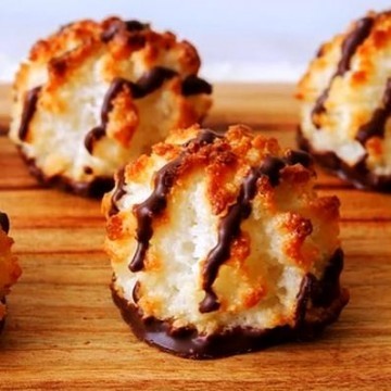 3+1 Coconut Macaroon