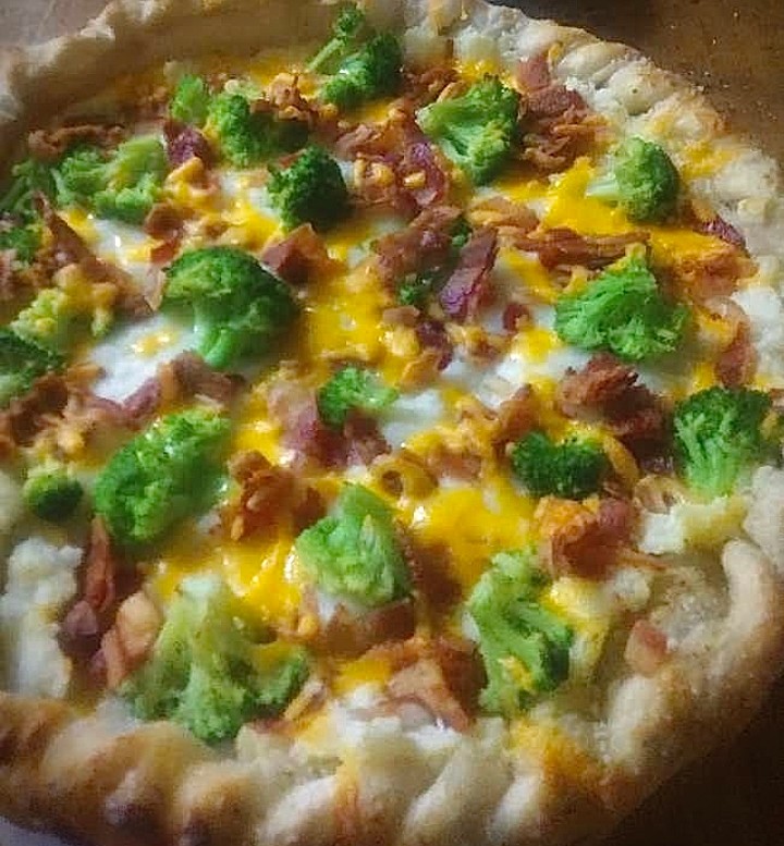 Med Broccoli & Cheese Pizza