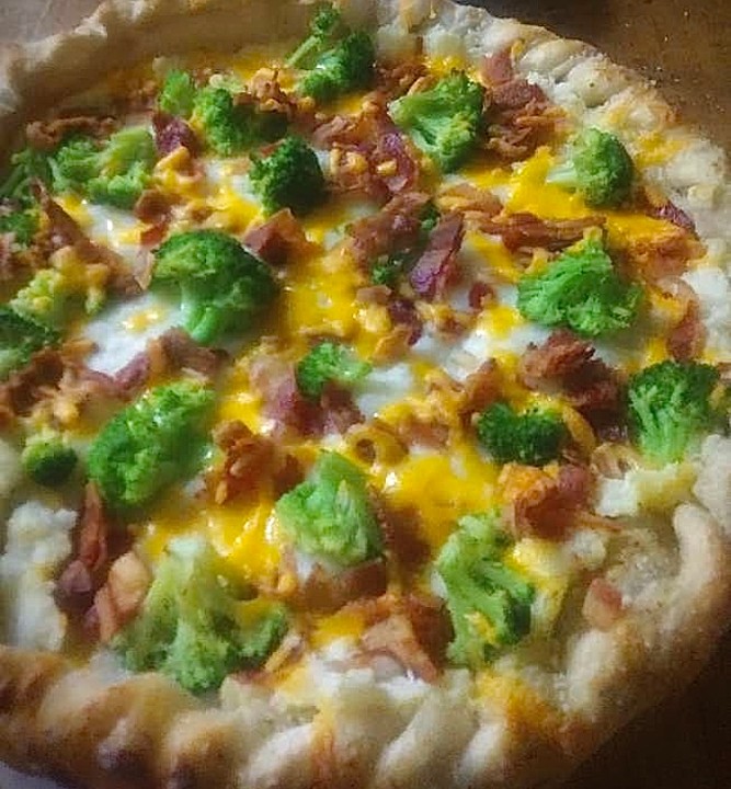 Lg Broccoli & Cheese Pizza