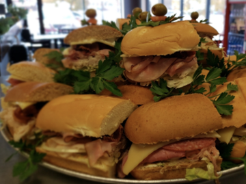 Hugo's Deli - Overland