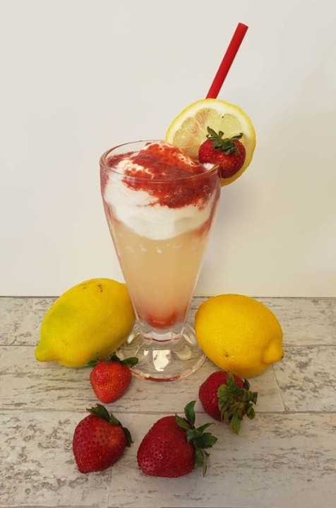 Strawberry lemonade float