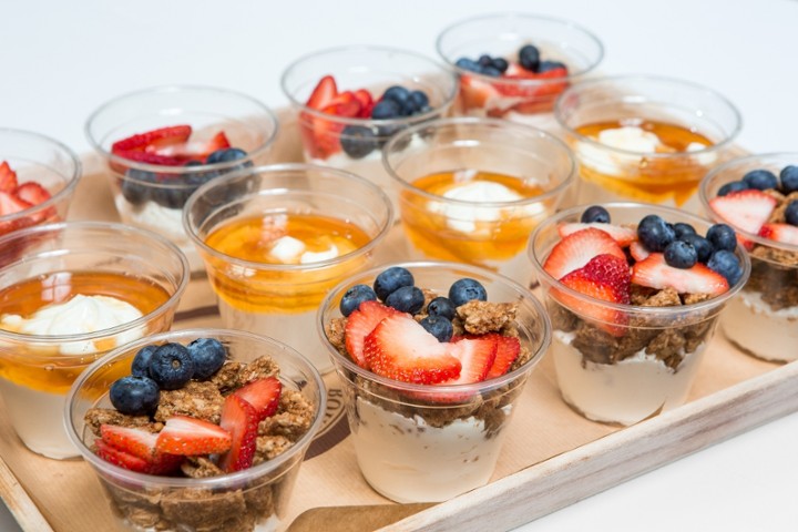 YOGURT & GRANOLA PARFAIT CUP #