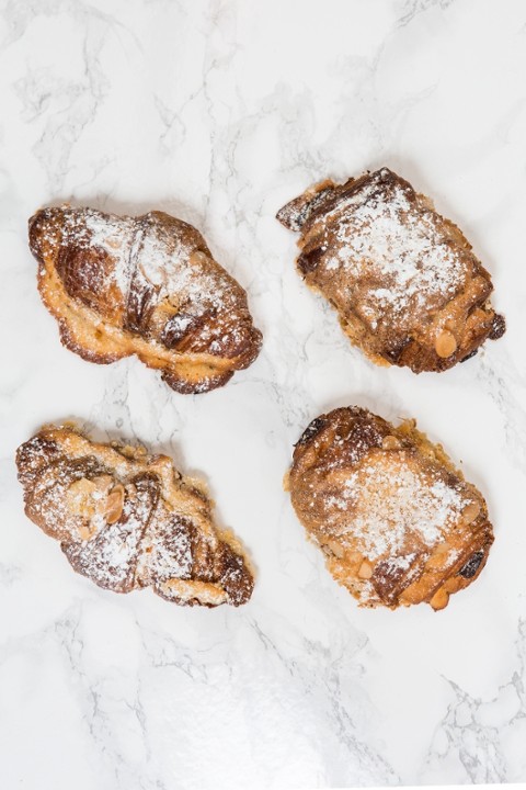 3+1 ALMOND CROISSANT COMBO #