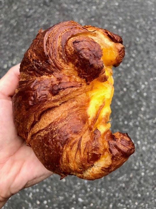 EGG & CHEESE CROISSANT #
