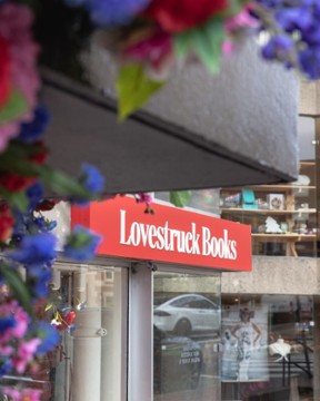 Lovestruck Books & Cafe 44 Brattle Street