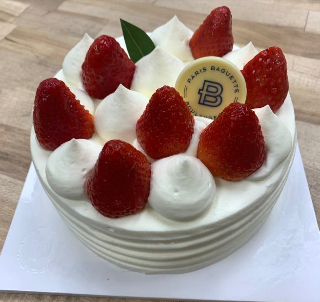 Mini Strawberry Soft Cream Cake